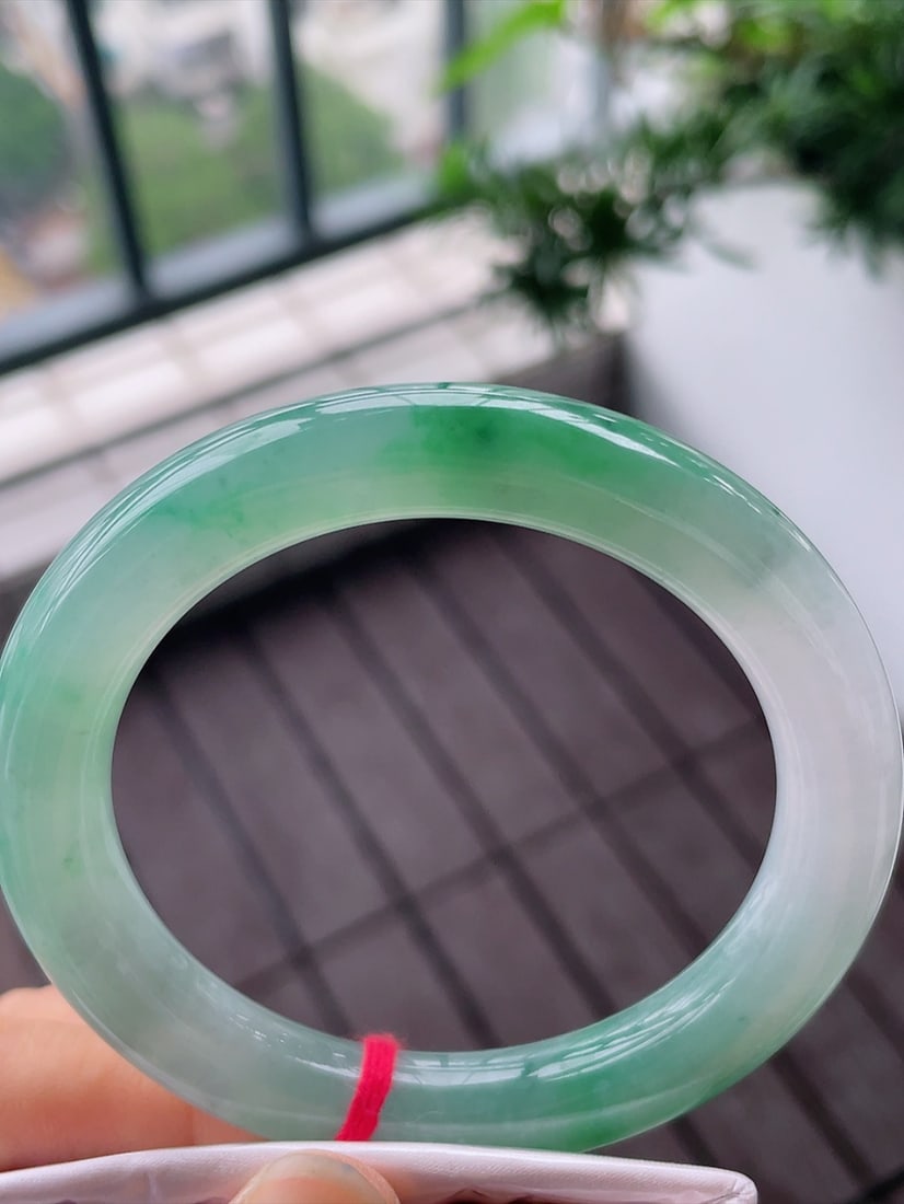 Ice Floating Green Round Bangle - 2