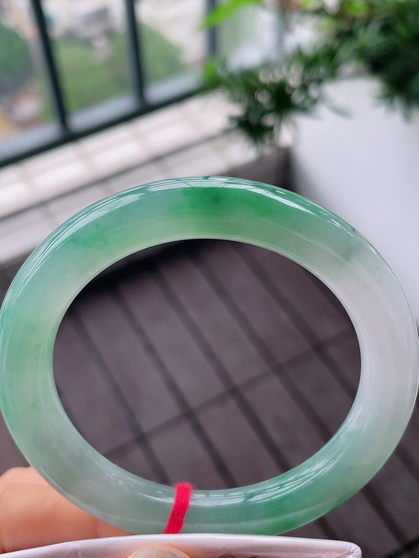 Ice Floating Green Round Bangle - 3
