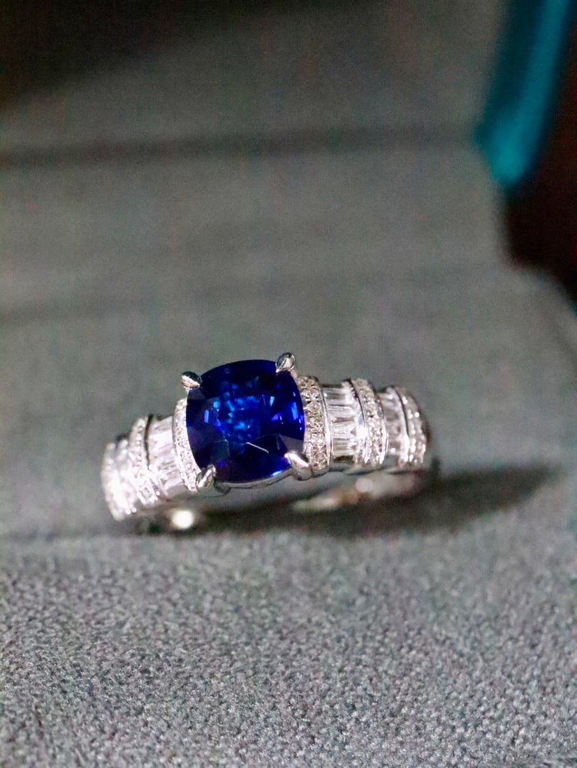 18K Natural Blue Sapphire Ring - 2