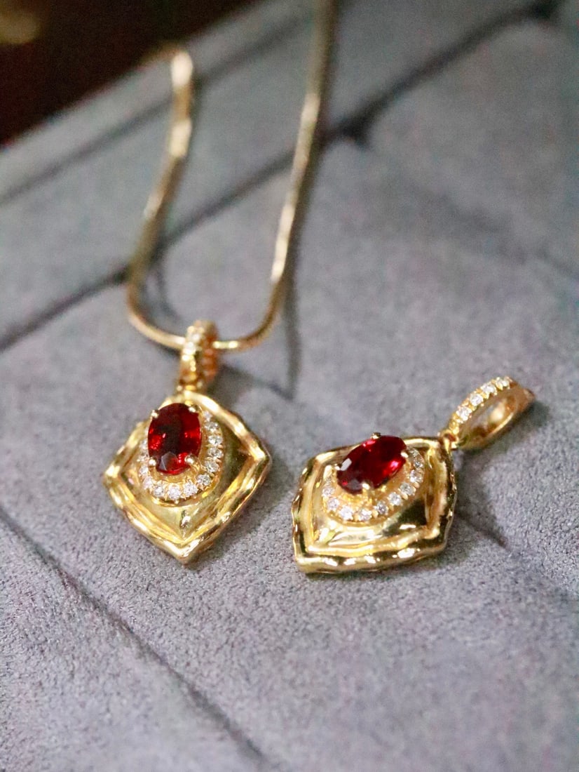 18K Gold Natural Ruby Pendant - 4