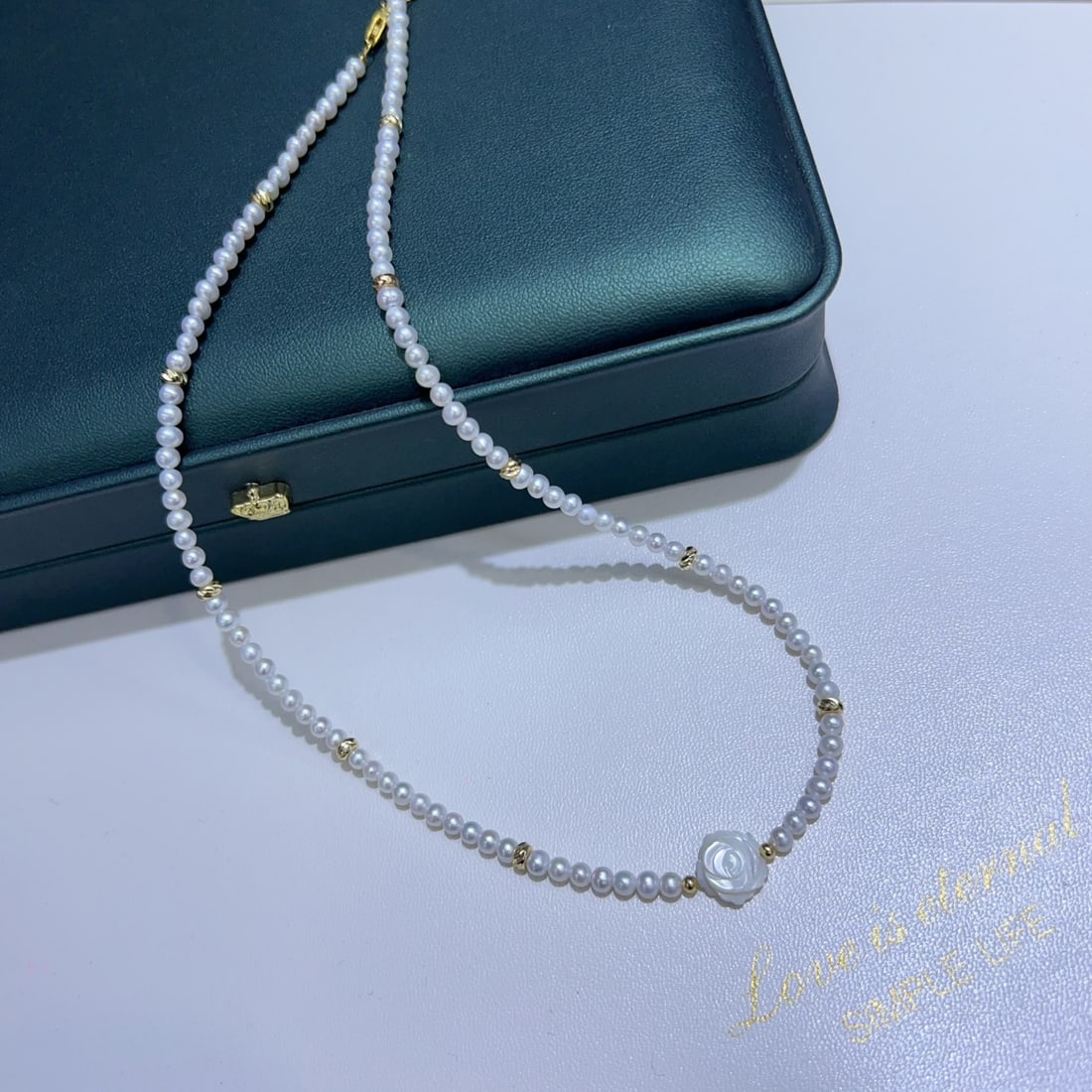 Mother-of-pearl necklace - 2