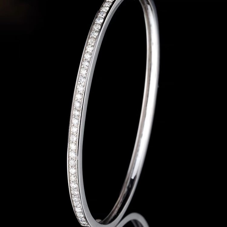 14K GOLD 1 CT NATURAL H DIAMOND BANGLE: Title:14K GOLD 1 CT NATURAL H DIAMOND BANGLE Description:Ref:230678046Gold Content:14K GoldMain Gemstone:DiamondShape:RoundCarat Weight:1ct Clarity Grade:VS2Color:HTreatment:NaturalCut Grade:G Gold Pu