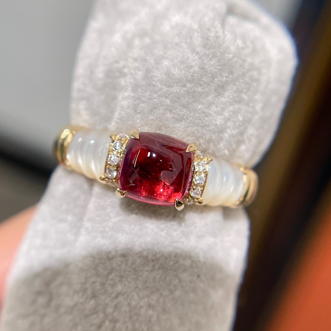 14K GOLD 1.4 CT NATURAL TOURMALINE and DIAMOND RING: Title:14K GOLD 1.4 CT NATURAL TOURMALINE and DIAMOND RING Description:Ref:230678129Gold Content:14K GoldRing Size:7.25USMain Gemstone:TourmalineNumber of stones:1Shape:CushionCarat Weight:1.4ct