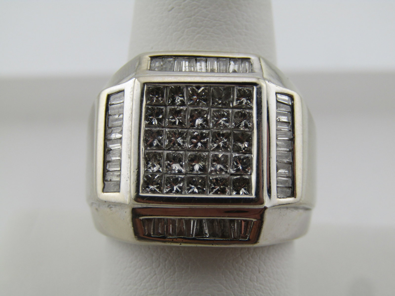 Vintage 14kt White Gold Invisible Setting Diamond Men's Ring. Sz. 10, 1980's-1990's: Title:Vintage 14kt White Gold Invisible Setting Diamond Men's Ring. Sz. 10, 1980's-1990's Description:Vintage 14kt White Gold Invisible Setting Diamond Men's Ring. Sz. 10, 1980's-1990's. It is marked