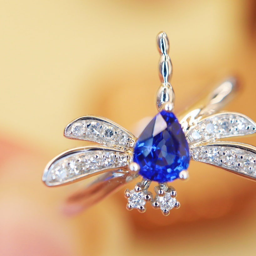 14K GOLD 0.49 CTW VIVID BLUE NATURAL SAPPHIRE and DIAMOND RING - 2