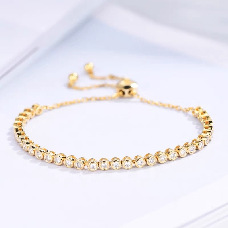 14K GOLD 0.70 CT NATURAL H DIAMOND BRACELET: Title:14K GOLD 0.70 CT NATURAL H DIAMOND BRACELET Description:Ref:230678070Gold Content:14K GoldMain Gemstone:DiamondShape:RoundCarat Weight:0.70ct Clarity Grade:VS2Color:HTreatment:NaturalCut Grade:G