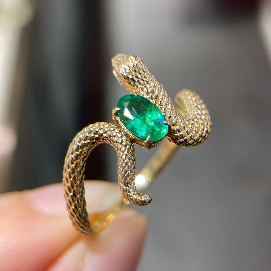 14K GOLD 0.30 CT VIVID GREEN NATURAL EMERALD RING (1 of 6)