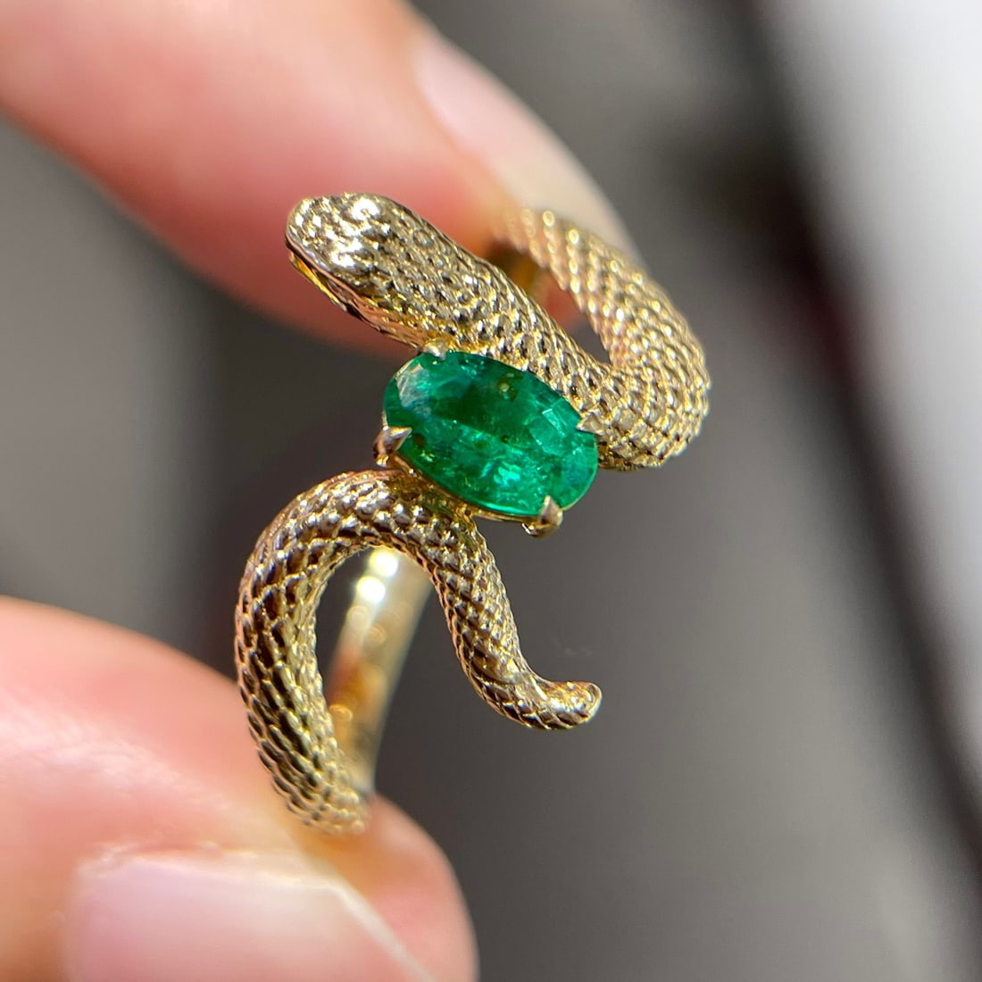 14K GOLD 0.30 CT VIVID GREEN NATURAL EMERALD RING - 5