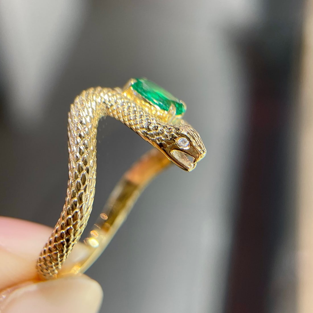 14K GOLD 0.30 CT VIVID GREEN NATURAL EMERALD RING - 6