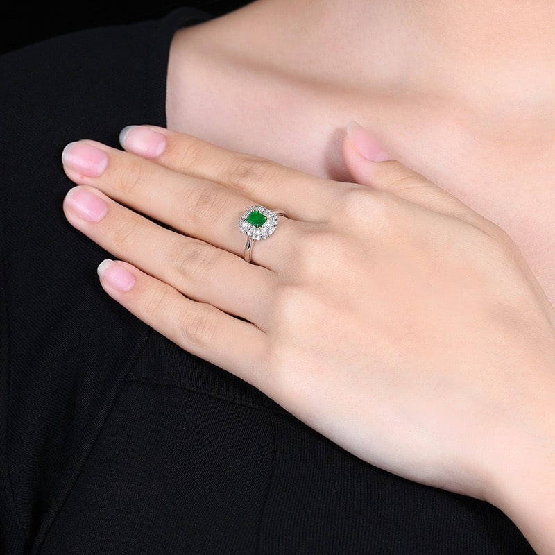 14K GOLD 0.91 CTW VIVID GREEN NATURAL EMERALD and DIAMOND RING - 8