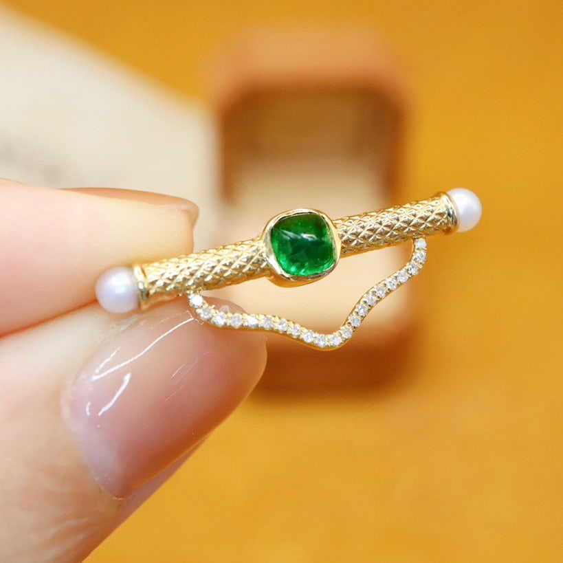 14K GOLD 0.49 CTW VIVID GREEN NATURAL EMERALD and DIAMOND BROOCH/PENDANT - 2