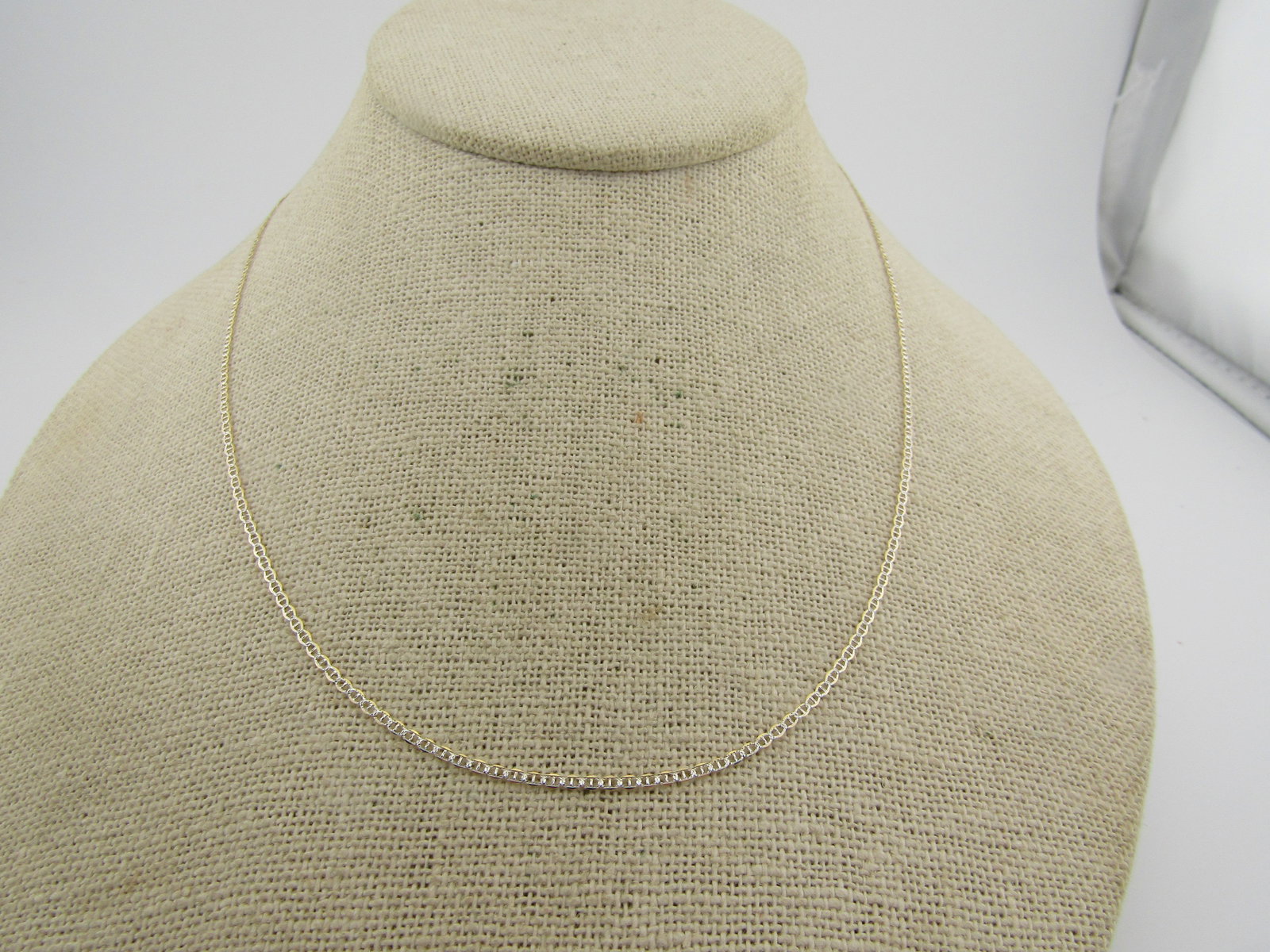 10kt Mariner Style Link 1.5mm Necklace, 18", Signed, New: Title:10kt Mariner Style Link 1.5mm Necklace, 18", Signed, New Description:10kt Mariner Style Link 1.5mm Necklace, 18", Signed, New 10kt yellow gold 1.5mm nautical style link necklace with lobster