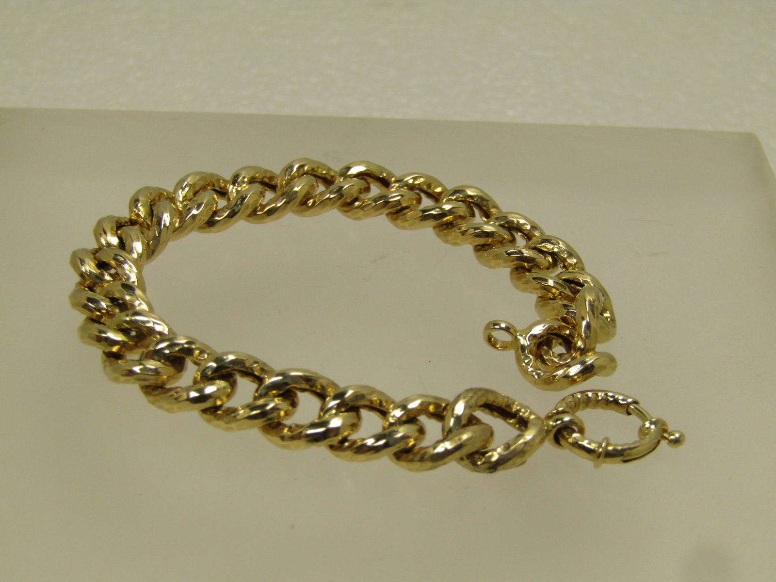Vintage 14kt Curb Link Bracelet, 7", 8mm, Signed AK Turkey, 1980's-1990's: Title:Vintage 14kt Curb Link Bracelet, 7", 8mm, Signed AK Turkey, 1980's-1990's Description:Vintage 14kt Curb Link Bracelet, 7", 8mm, Signed AK Turkey, 1980's-1990's. This has a textured finish to