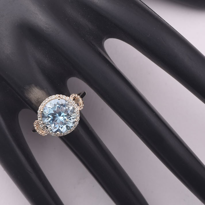 4.80 Ct Round Blue Topaz 9K Gold Ring - 2