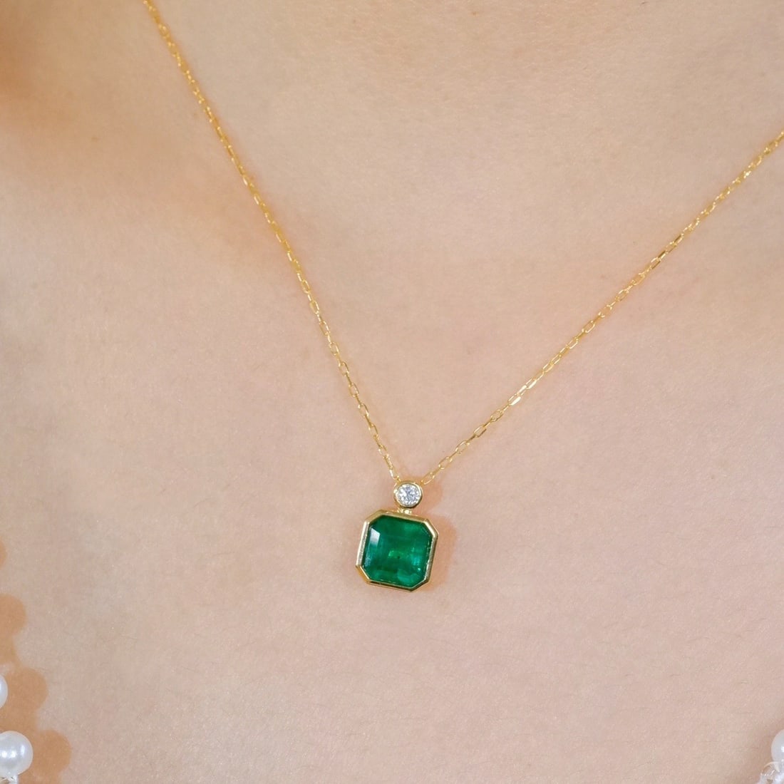 14K GOLD 1.61 CT VIVID GREEN NATURAL EMERALD and DIAMOND NECKLACE - 8
