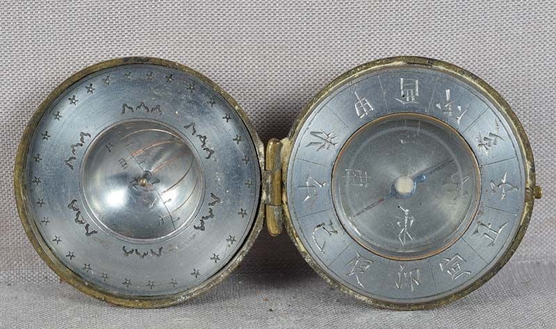 19c multimetal netsuke COMPASS & SUNDIAL (1 of 6)
