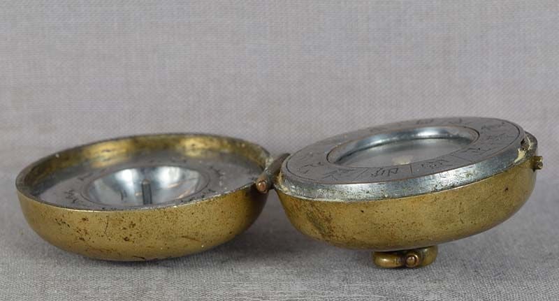 19c multimetal netsuke COMPASS & SUNDIAL - 4