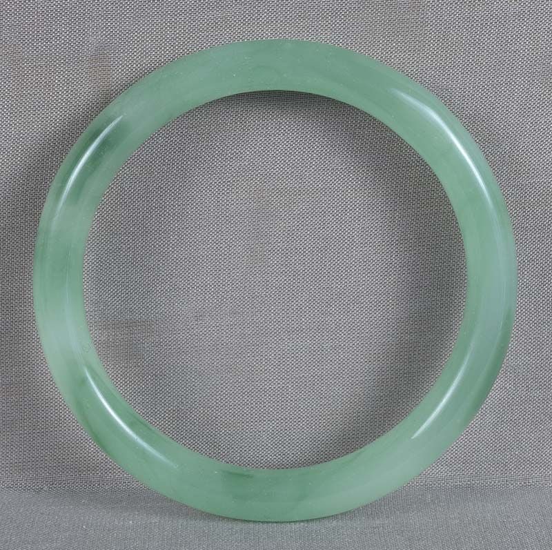 19c Chinese Peking pale green bangle BRACELET (1 of 4)