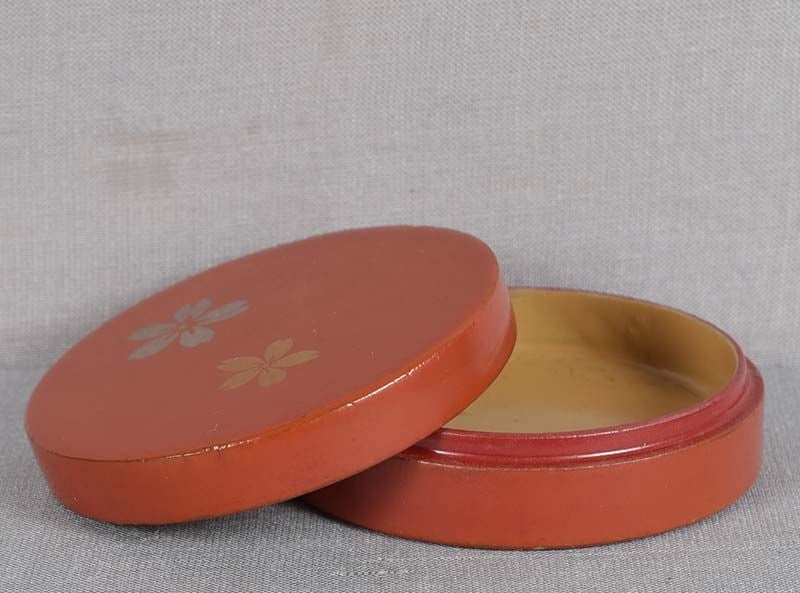Taisho Japanese lacquer tea ceremony KOGO cherry flowers (1 of 6)