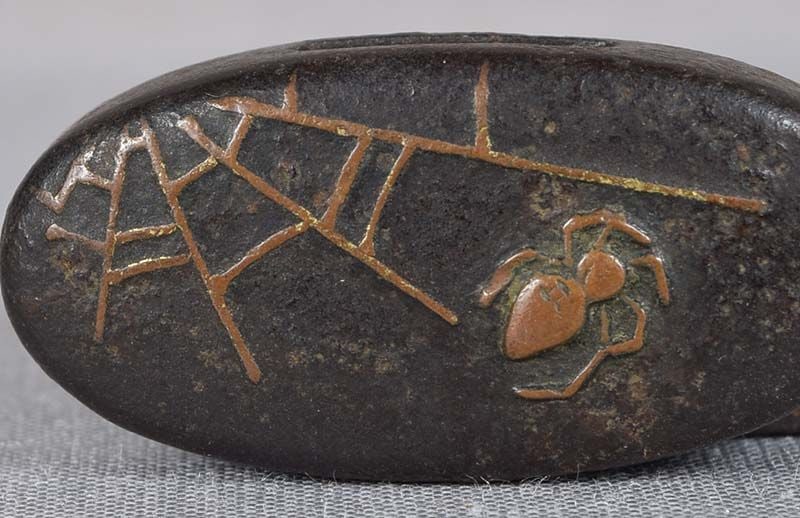 19c Japanese sword FUCHI KASHIRA SPIDER & BEETLE - 2