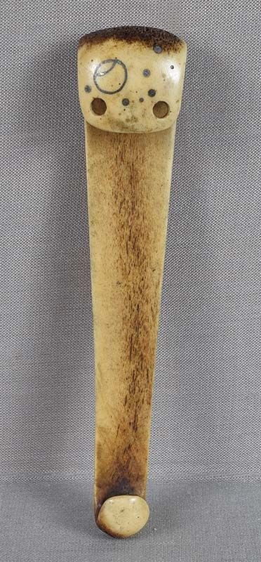 19c Asakusa OBIHASAMI netsuke Precious Gem 106mm: 19th century Asakusa school staghorn netsuke of obihasami type inlaid with metal tama (Precious Gem) and dots. The hooks at the top and bottom of the piece go around the edges of obi - a sash holding