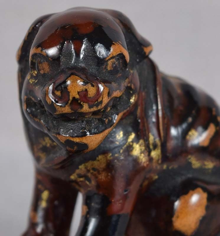 Early 19c Negoro lacquer netsuke SHISHI - 6