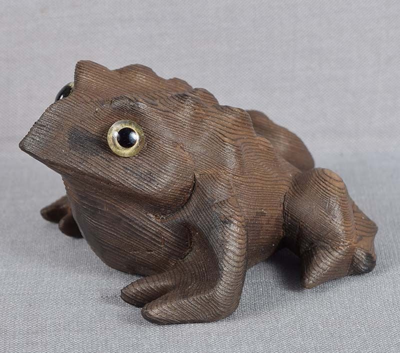 Vintage Japanese okimono seated TOAD: Vintage unusually small wooden Japanese okimono of a crouching alert toad. Excellent clever carving capturing the essence of the creature. The material is Yakusugi wood - that of Japanese cedar