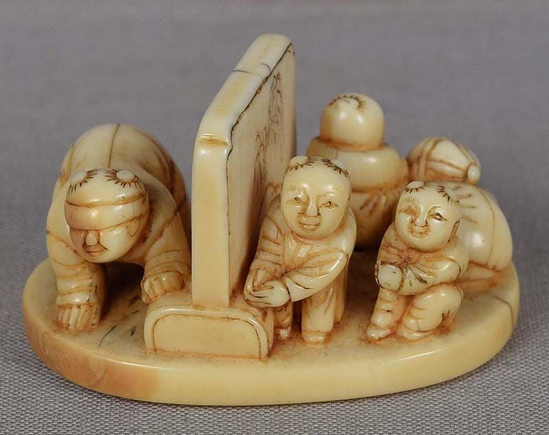 19 netsuke BOYS playing BLIND MAN’S BLUFF (1 of 6)