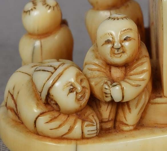 19 netsuke BOYS playing BLIND MAN’S BLUFF - 6