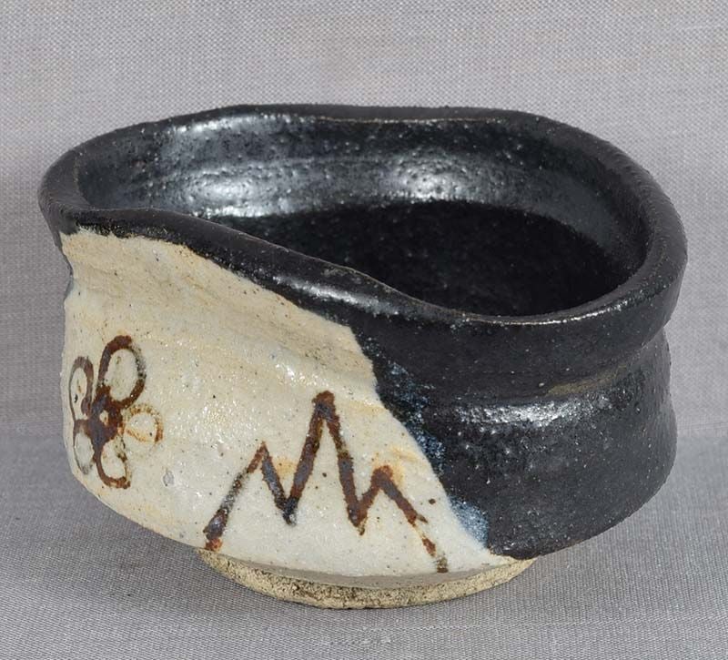 19c Kuro ORIBE SAKE CUP guinomi / yunomi kutsugata shape - 4