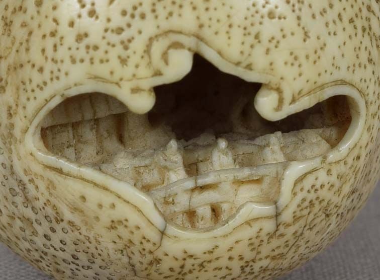 19c netsuke DARUMA doll with landscape inside - 5