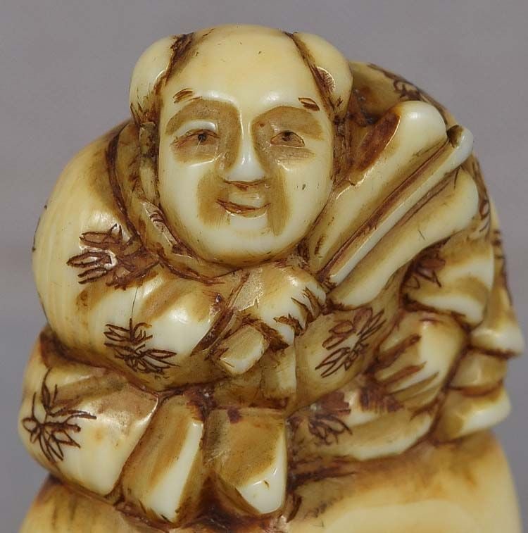 18c netsuke BOY on bag - 5