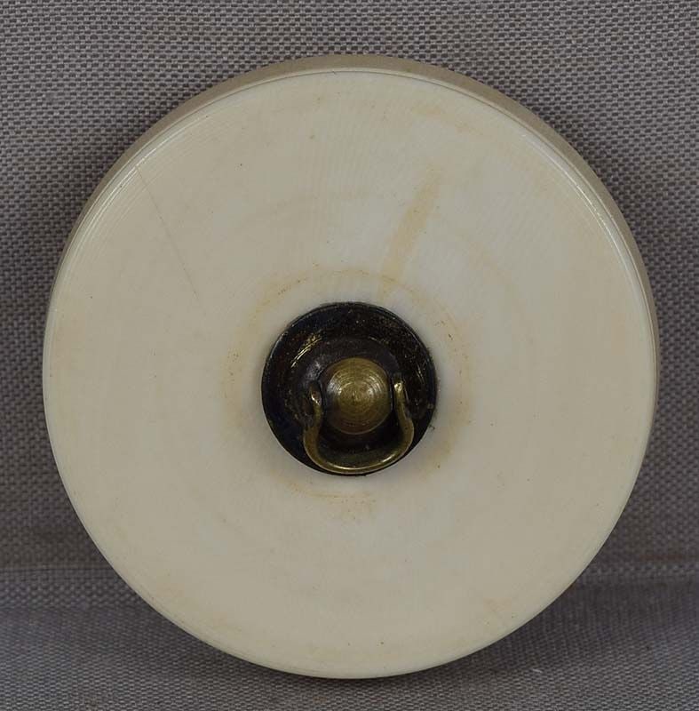 19c kagamibuta netsuke BOY watching fish - 2