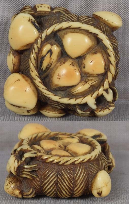 Early 19c shunga netsuke CRABS & CLAMS in basket - 4