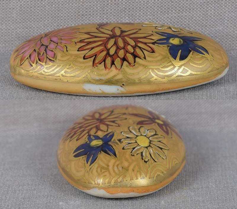 1920s Japanese porcelain Kutani OBIDOME netsuke FLOWERS - 4