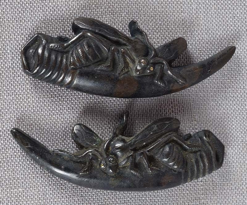 Pair 19c Japanese sword MENUKI WASPS eggs (1 of 6)