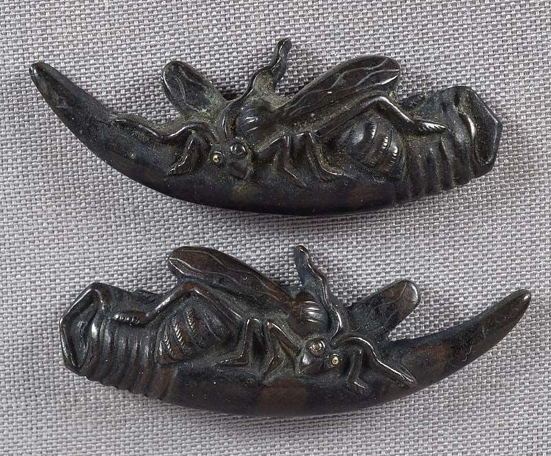 Pair 19c Japanese sword MENUKI WASPS eggs - 3