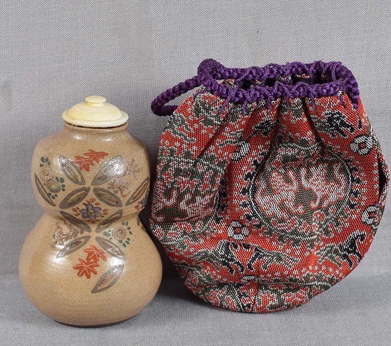 1900s Japanese Kyoto tea ceremony CHAIRE tea caddy marked: 1900-1920s (late Meiji - early Taisho) Japanese pottery Kyoto ware chaire (tea caddy for storing powdered green tea used in tea ceremony) in double gourd shape with enamel decoration of brocade
