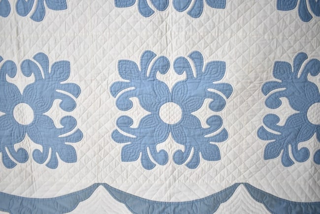 Blue & White Pineapple Applique Quilt - 2