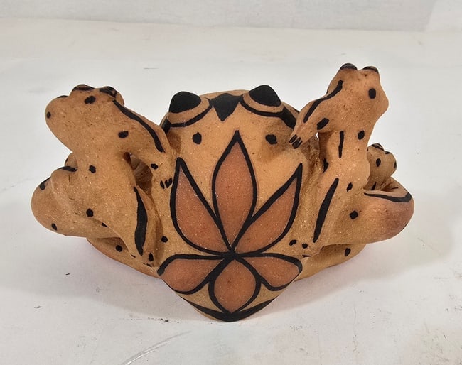 Cochiti frog storyteller - 3