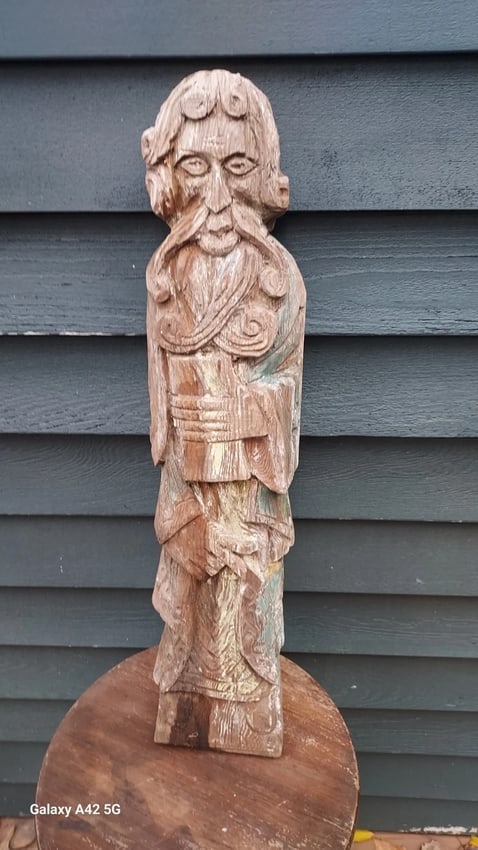 Antique Wood Carved Folk Art Knights Templar 18th 19th Century: Great looking piece in very good condition. Reminds me of Knights of the crusades. Has damage as shown in pictures. Checking. Remnants of old paint . Very heavy. Measures 32 x 5 x 3" inches thick.