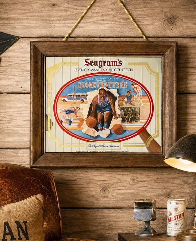 RARE BASKETBALL SEAGRAM'S HARLEM GLOBETROTTERS WOOD FRAMED BAR MIRROR (1 of 7)