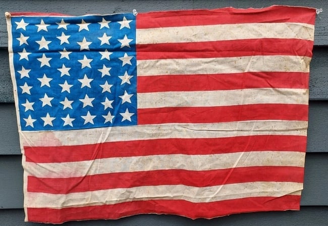 American Flag 39 Star 1889 North Dakota perfect size for framing #11: Flag represents the state of North Dakota . Ratified Nov. 2 1889 and admitted July 4th 1890 along with 4 other states. 100% guaranteed from 1889. I have been buying and selling flags for 30 years and