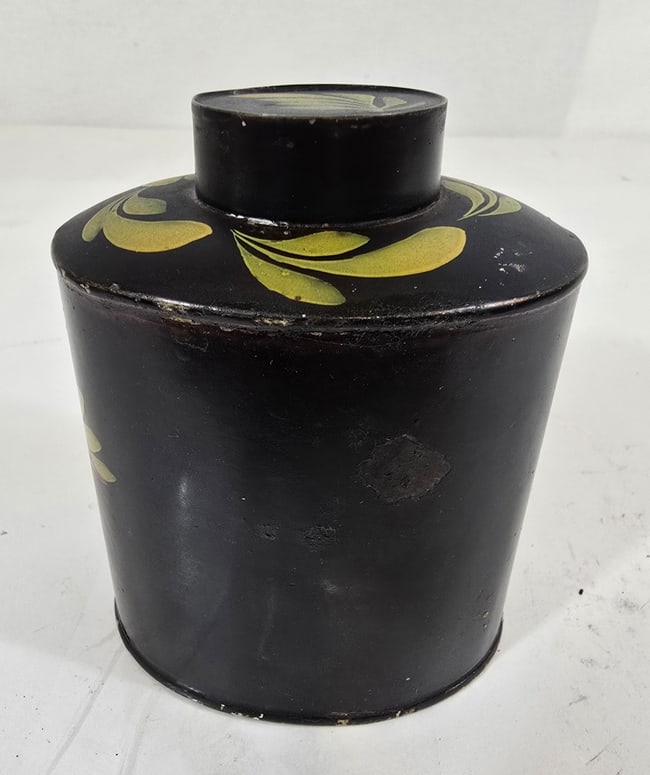 Tole ware tea caddy - 3