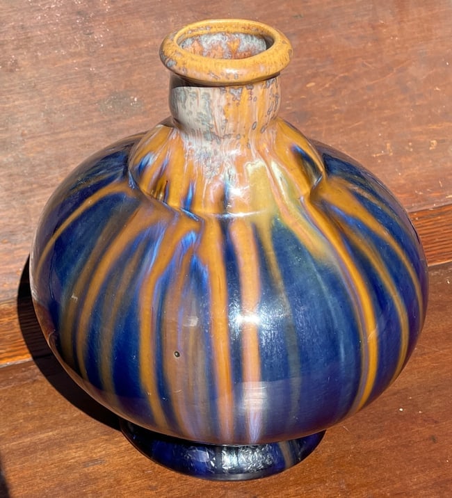 Vintage Studio Art Pottery Vase: Date/Period: Unknown Dimension: Approx. 7" tall x 5" diameter Material: pottery Additional Information: Vintage Studio Art Pottery Vase Shipping: Domestic: Flat-rate of $15.00 to anywhere within the