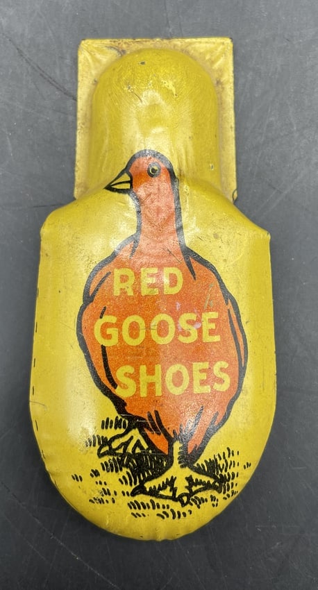 VINTAGE RED GOOSE SHOES ADVERTISING CLICKER TIN LITHO Germany (1 of 8)