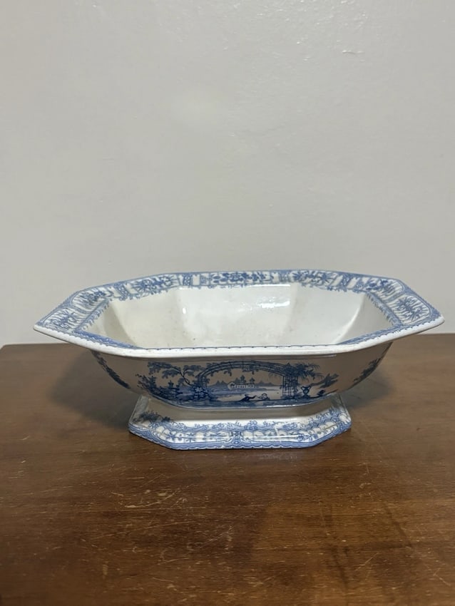 Bower Staffordshire Covered Vegetable Dish - 3
