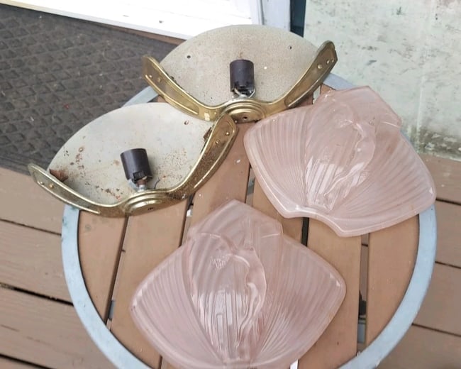 Antique Slip Shade pink women art deco style 1950: Great looking piece in excellent condition. Beautiful color and design . Measure 10 inches wide and 8 inches tall. Shipping charges include insurance. Shipping: Domestic: Flat-rate of $60.00 to