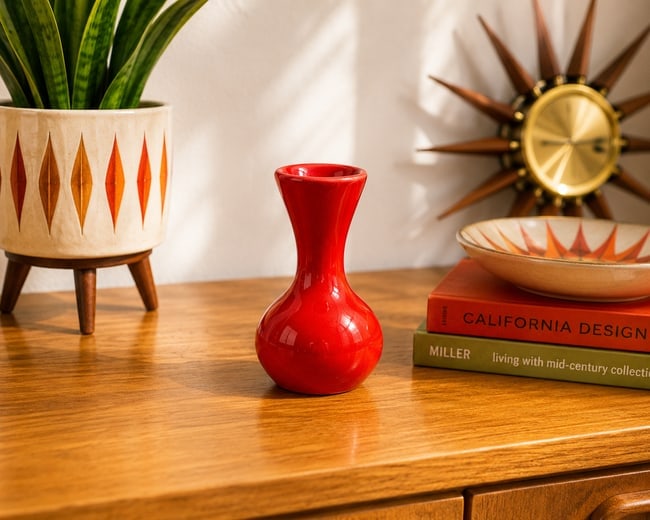 Vintage Yates 1974 Miniature Red Studio Pottery Vase MCM Bud Vase (1 of 8)