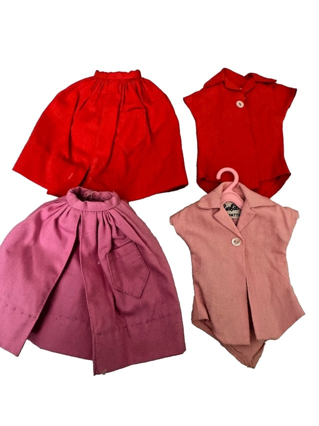 Barbie Mix and Match Red & Pink Set Gathered Skirt & Tops VTG Mattel: The Barbie Mix and Match Red & Pink Set features a gathered skirt and tops, perfect for a vintage Mattel Barbie doll from the 1960s. Made of cloth material, this original set includes pink-colored